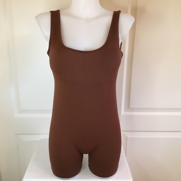 Workout V Back Scrunch Yoga Romper Size XL - Picture 3 of 7